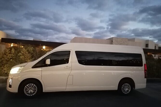 Private one-way trip from the airport to all hotels in Los Cabos - Airport to hotel in Los Cabos: the point of this transfer