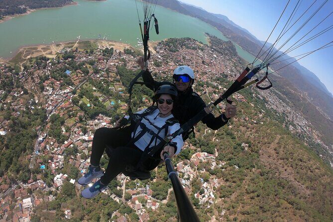 Private Paragliding Flight in Valle de Bravo with Instructor - Landing on the Lake Shore and Getting Your Photos/Video