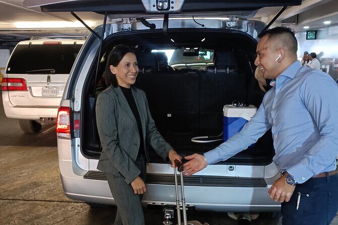 Private pick up Mexico City Airport Transfer to Hotels in Mexico City - The meeting-up moment: T1 vs T2 and the name sign