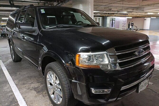 Private pick up Mexico City Airport Transfer to Hotels in Mexico City - Language support: Spanish, English, and French on the road