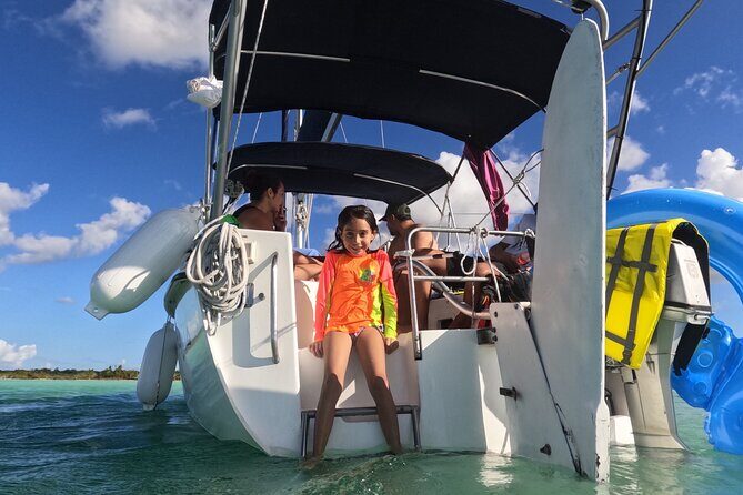 Private sailing excursions, nice spacious sailboats. - The 4-hour plan: how the crew builds your lagoon day