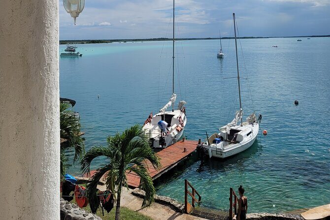 Private sailing tour of Bacalar Lagoon - Crew style and what tailoring actually means