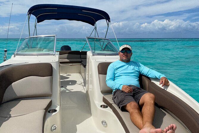 Private snorkeling with 23ft Sea Ray in San Miguel de Cozumel - The private group size: comfort for families and couples