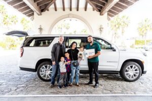 Private SUV Round-Trip from Airport to Cabo San Lucas Pacific - Air-conditioned ride, cold drinks, and the Bluetooth bonus