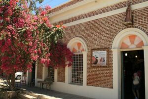 Private Tailor-Made Tour Todos Santos - A/C Pickup From Los Cabos: Build Your Day Around the Ride Time