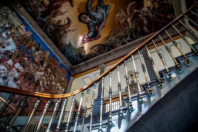PRIVATE Tour Chapultepec Castle - The private-guide advantage: more than a walk-through