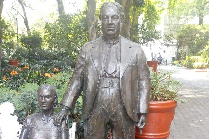 Private Tour Coyoacan & Frida Kahlo's Neighbourhood - Best Rated - Parroquia San Juan Bautista: The Heart of a Working Neighborhood