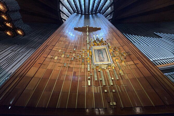 Private Tour in Our Lady of Guadalupe Basilica - Walking the Complex: Crowds, Stairs, and Where You Might Lose Access