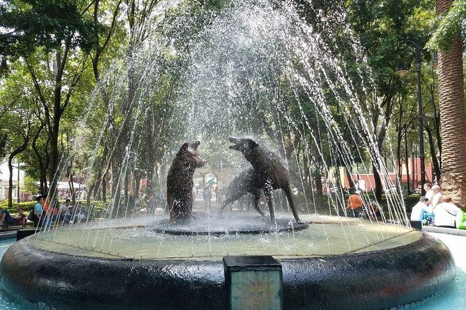 Private Tour Mexico City - Best Rated - Catedral Metropolitana and Palacio Nacional: the center of gravity