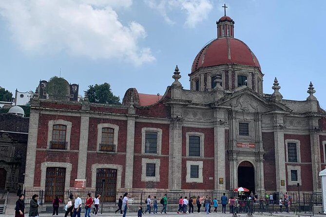 Private Tour: Teotihuacan and Basilica of Guadalupe - Stop 3: The Basilica of Guadalupe and how the visit feels in real life