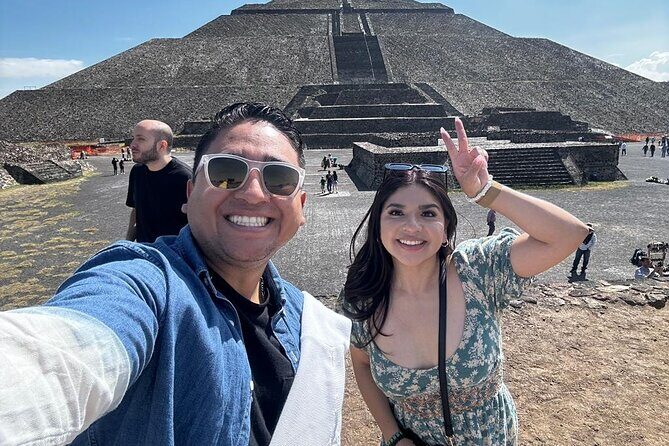 Private Tour: Teotihuacán/Basílica de Guadalupe Hotel Pick Up - Guides, vehicle comfort, and the day-you’ll-remember details