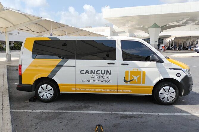 Private Transfer from Cancun Airport to Akumal - The drive to Akumal: comfort, smart routing, and Nichupte Lagoon views