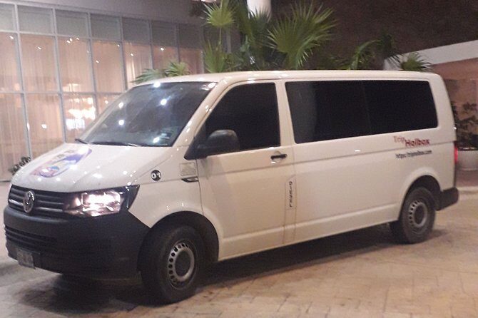 Private Transfer from Cancun Airport to Chiquila - Meeting your driver in Cancun: the name sign and lobby-to-terminal game plan