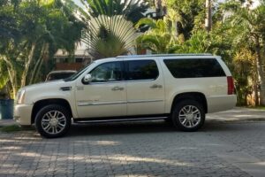 Private Transportation by SUV from the Airport to Cancun Hotel Zone - Finding Your Driver Fast: Signs, Phones, and Hot-Terminal Reality