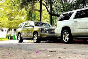 Private Transportation Mexico Airport to Hotels in CDMX - Comfort that’s more than a gimmick: water, snacks, towels, and gel