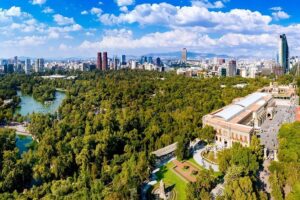Private Walking Tour Anthropology Museum & Chapultepec Castle - Bosque de Chapultepec: shaded walking with archaeology traces and an aqueduct