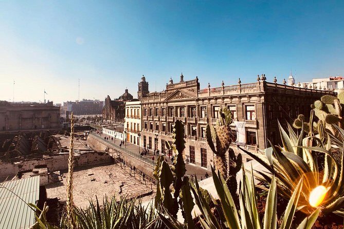 Private Walking Tour Gems of the Historic Center of Mexico City - Starting at the Zócalo Central Hotel: your bearings in 10 minutes