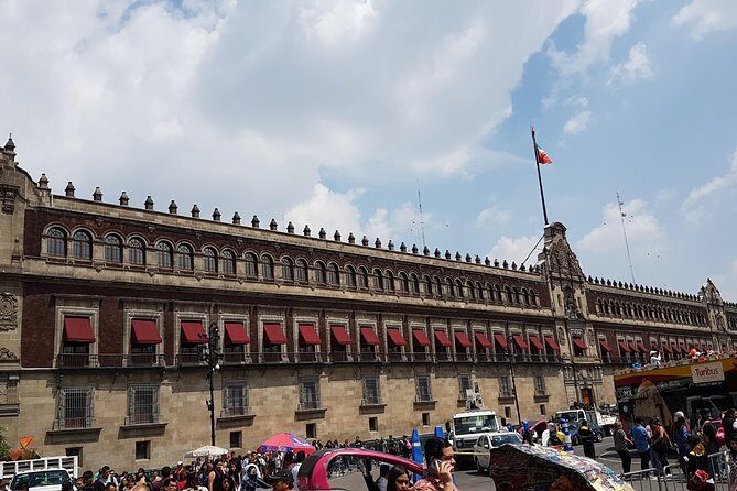 Private Walking Tour Gems of the Historic Center of Mexico City - Madero Avenue: your coffee break between colonial facades