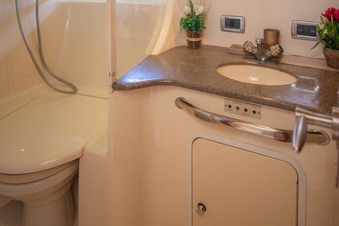 Private Yacht - 46 ft SeaRay Cancun Bay Snorkel 23P4 - What you’re really booking on this 46-ft Sea Ray