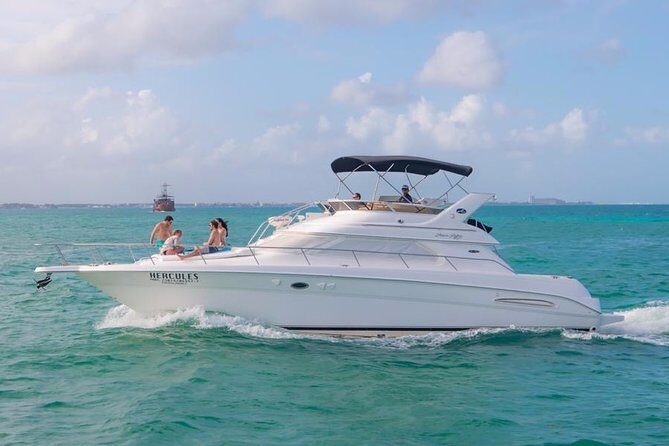 Private Yacht - 46 ft SeaRay Cancun Bay Snorkel 23P4 - Onboard vibe: music, drinks, and that hosted feeling