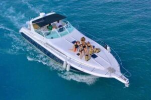 Private Yacht 46ft Sea Ray Snorkel up to 15 pax 23P2 - What’s included onboard (and what you’ll need to bring)