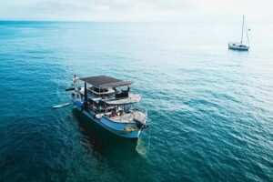 Private Yacht Charter ChicaFUN 2 Waterslides All Inclusive - Meeting points and getting there without stress