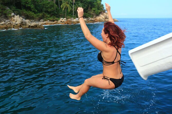 Private Yacht Charter ChicaFUN 2 Waterslides All Inclusive - Stop 2: Bay of Banderas cruising with your own pacing