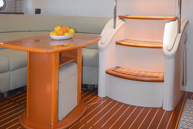 Private Yacht Rental in Cancun - Pickup and timing: the 15-minute rule is real