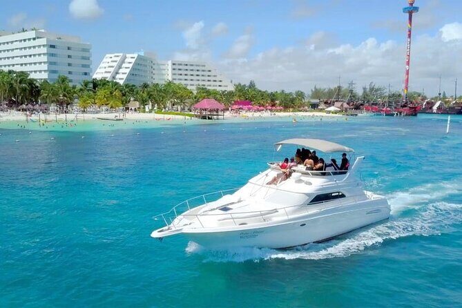 Private Yacht Rental Sea Ray 46ft Cancun 23P3 - Isla Mujeres and Playa Norte: where the day turns into swimming time