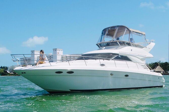 Private Yacht SeaRay 46ft Cancun 25P17 - Where you meet and how to keep timing stress-free