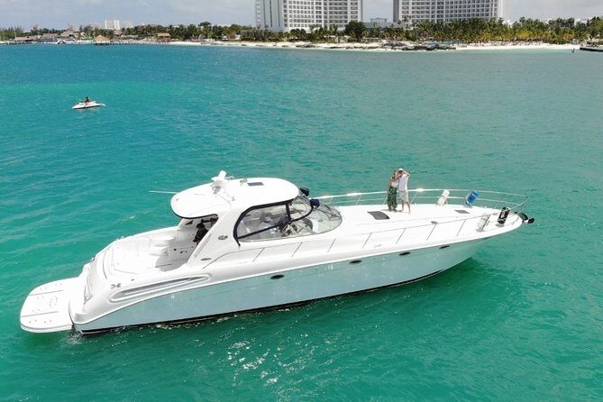 Private Yacht SEARAY SUNDANCER 60ft up to 20 pax 23P1 - Private yacht on the SEARAY SUNDANCER 60ft: what it feels like