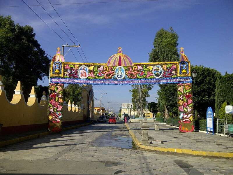 Puebla: Cholula Magical Town Tour by Double-Decker Bus - Guide quality and language: how to make Spanish audio work for you