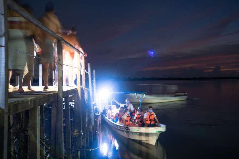 Puerto Escondido: Bioluminescence Night Spectacle - What happens on the boat: watching the lagoon light up