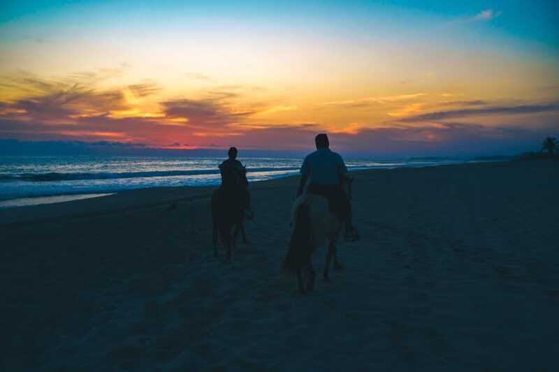 Puerto Escondido: Sunset Horse Back Riding Tour - Price, group size, and value for a 4-hour adventure