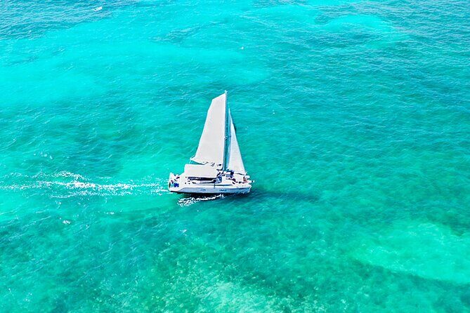 Puerto Morelos Catamaran Reef Sail and Snorkel - Open bar and lunch: included perks that actually matter