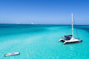 Puerto Morelos Secret Sandbar Catamaran Sail - National Reef Park cruise: what the scenery is like