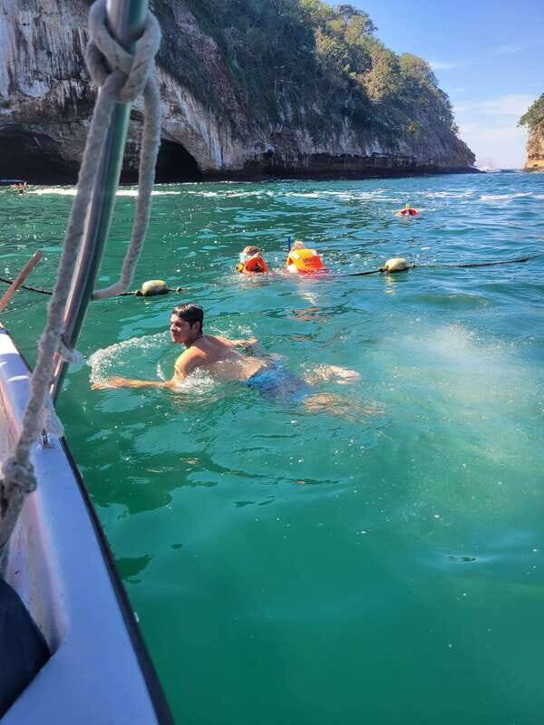 Puerto Vallarta: 3-Hour Whale Watching and Snorkeling - The Whale Viewing Moment: Behaviors You’ll Actually See
