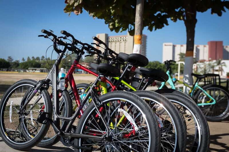 Puerto Vallarta: Bikes and Bites Tour - The ride: boardwalk views, Old Town streets, and bumpy cobblestones
