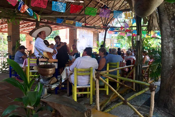 Puerto Vallarta City Tour - Entering Puerto Vallarta with a guide, not just a map