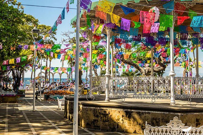 Puerto Vallarta City Tour - Listening to your guide when the bus goes bilingual