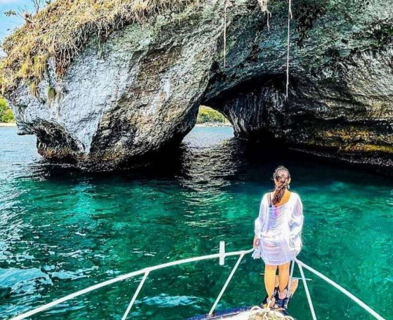 Puerto Vallarta: Los Arcos Islands Boat Tour and Snorkeling - Los Arcos at speed: why this tour works