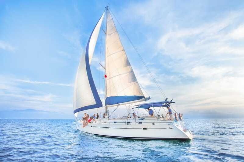 Puerto Vallarta: Luxury Day Sailing Tour of Bay of Banderas - Lunch + Snorkeling + Paddleboarding (2.5 Hours)