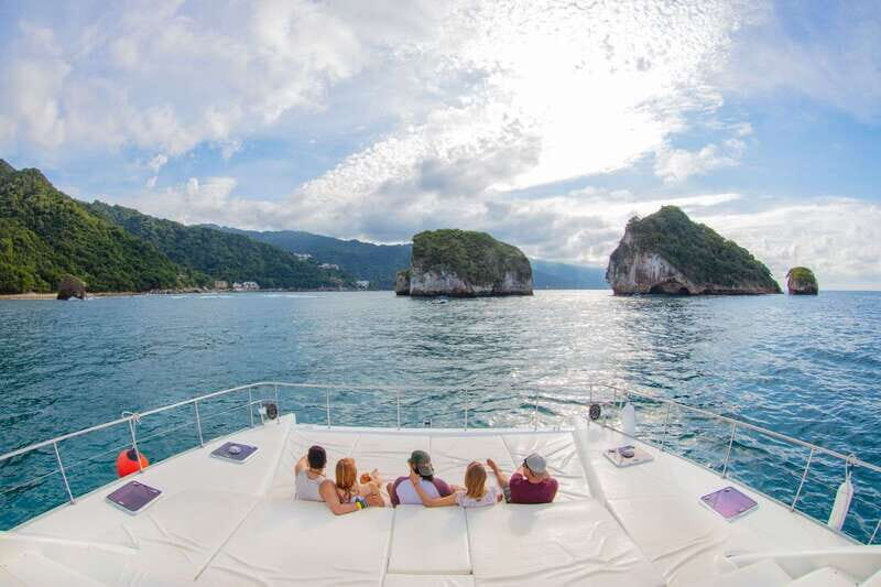 Puerto Vallarta: Luxury Yacht Tour with Lunch and Open Bar - Majahuitas Cove: where snorkeling and paddleboarding actually happen