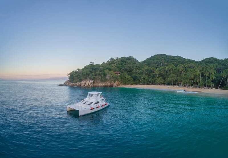 Puerto Vallarta: Luxury Yacht Tour with Lunch and Open Bar - Open bar and food: yes, it’s a good “vacation pace”