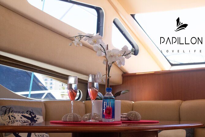 Pura Vida Yacht 42 FT with all inclusive service in Cabo - Stop 3: Pacific Coast photo time near the arch (Papillon 6 reference)