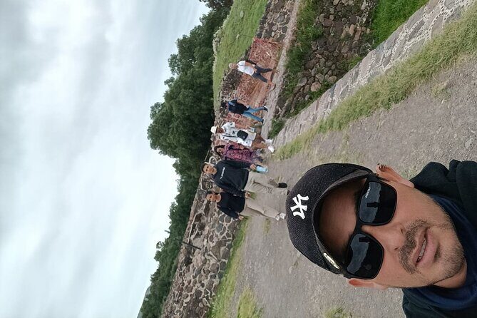 Pyramids of Teotihuacan and Basilica of Guadalupe / Small Groups - Staying Comfortable With the One-Day Pace