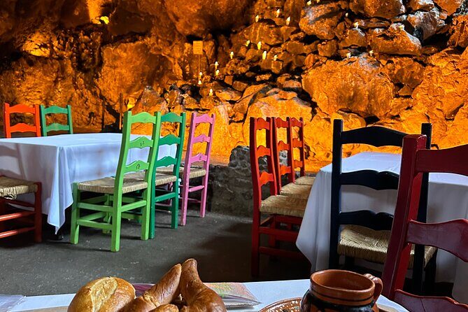 Pyramids of Teotihuacan and restaurant la Gruta (Original) - Early Teotihuacán, Better Light, Less Headache