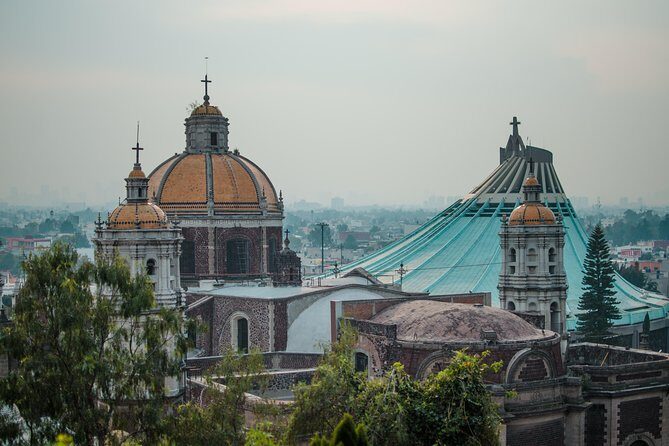Pyramids of Teotihuacan, Guadalupe Shrine & Tlatelolco Tour - Stop 2: Teotihuacan pyramids—Sun, Moon, and the crowd math