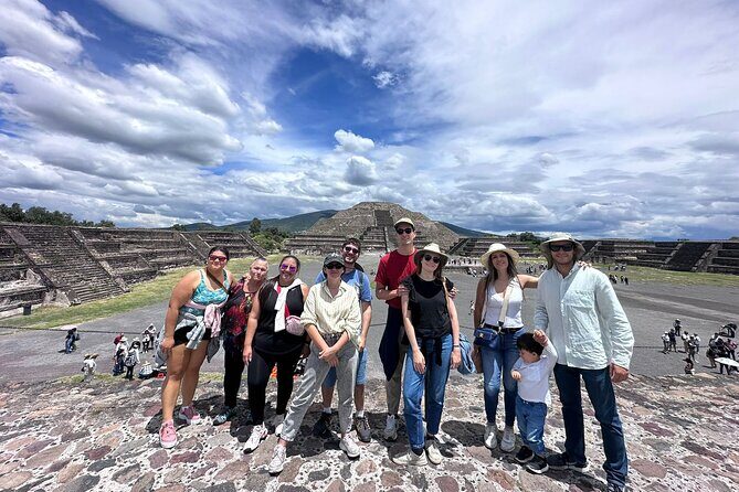 Pyramids of Teotihuacan without traps for tourists morning or afternoon - Getting there: the AC ride and the no-nonsense transfer