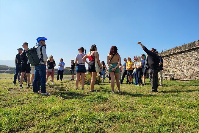 Pyramids of Teotihuacan without traps for tourists morning or afternoon - Free time for vendors: how to use it well (and not get stuck)